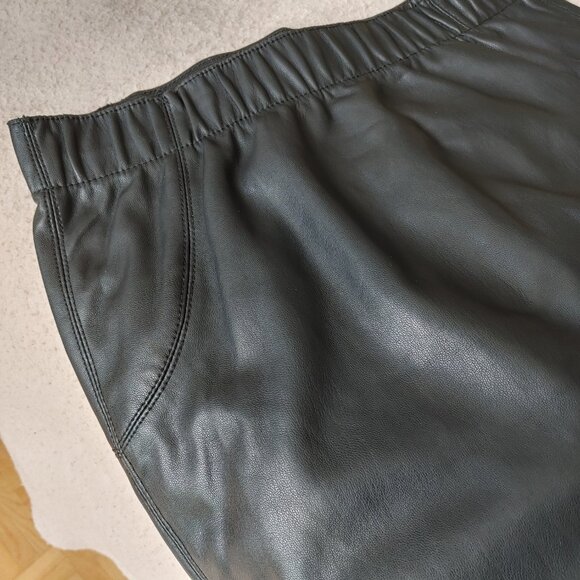 Black Mini Skirt -Vero Moda - Picture 4 of 14